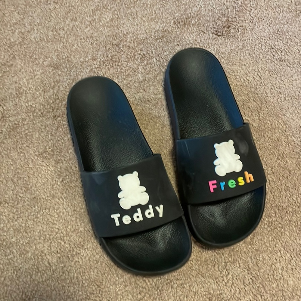 Teddy Fresh black rainbow Slides Mens size 7 Women’s 8.5
